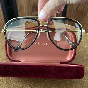 Gucci tortoiseshell aviators, with gold accents, unisex